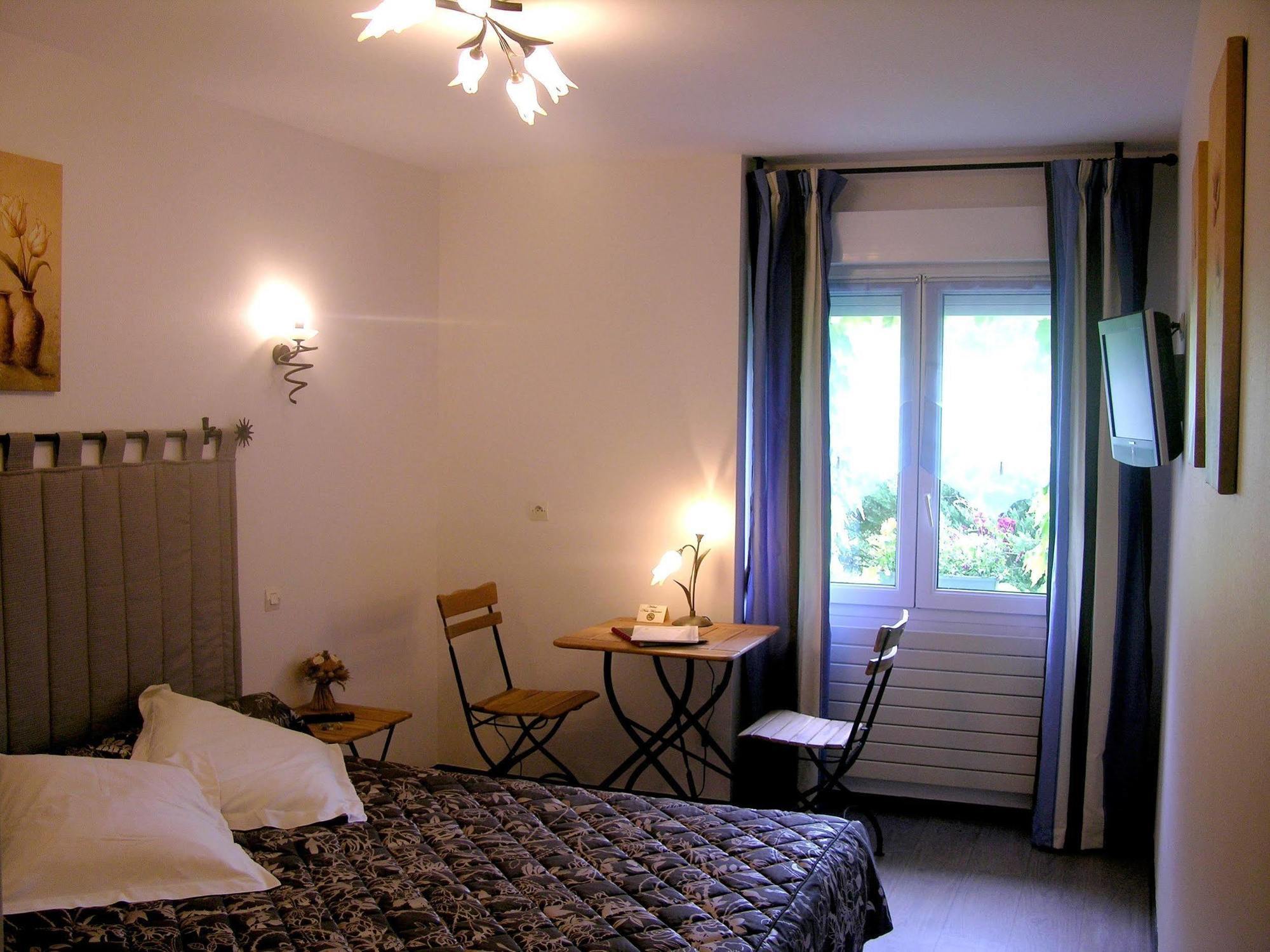 Logis Hotel Restaurant Les Norias Cazilhac  Экстерьер фото