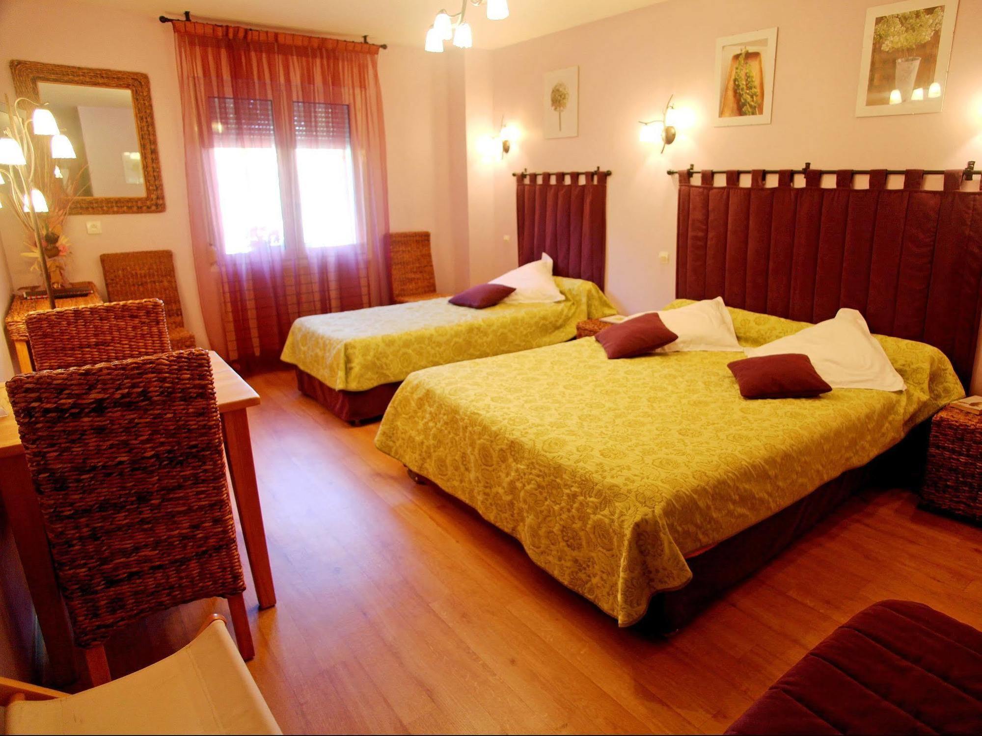 Logis Hotel Restaurant Les Norias Cazilhac  Экстерьер фото