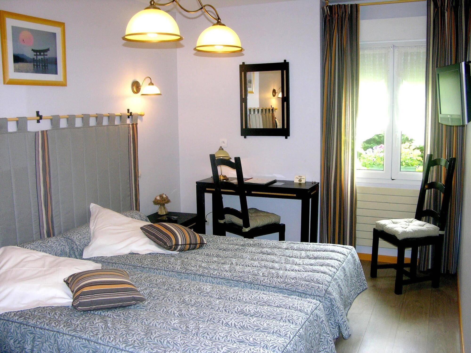 Logis Hotel Restaurant Les Norias Cazilhac  Экстерьер фото